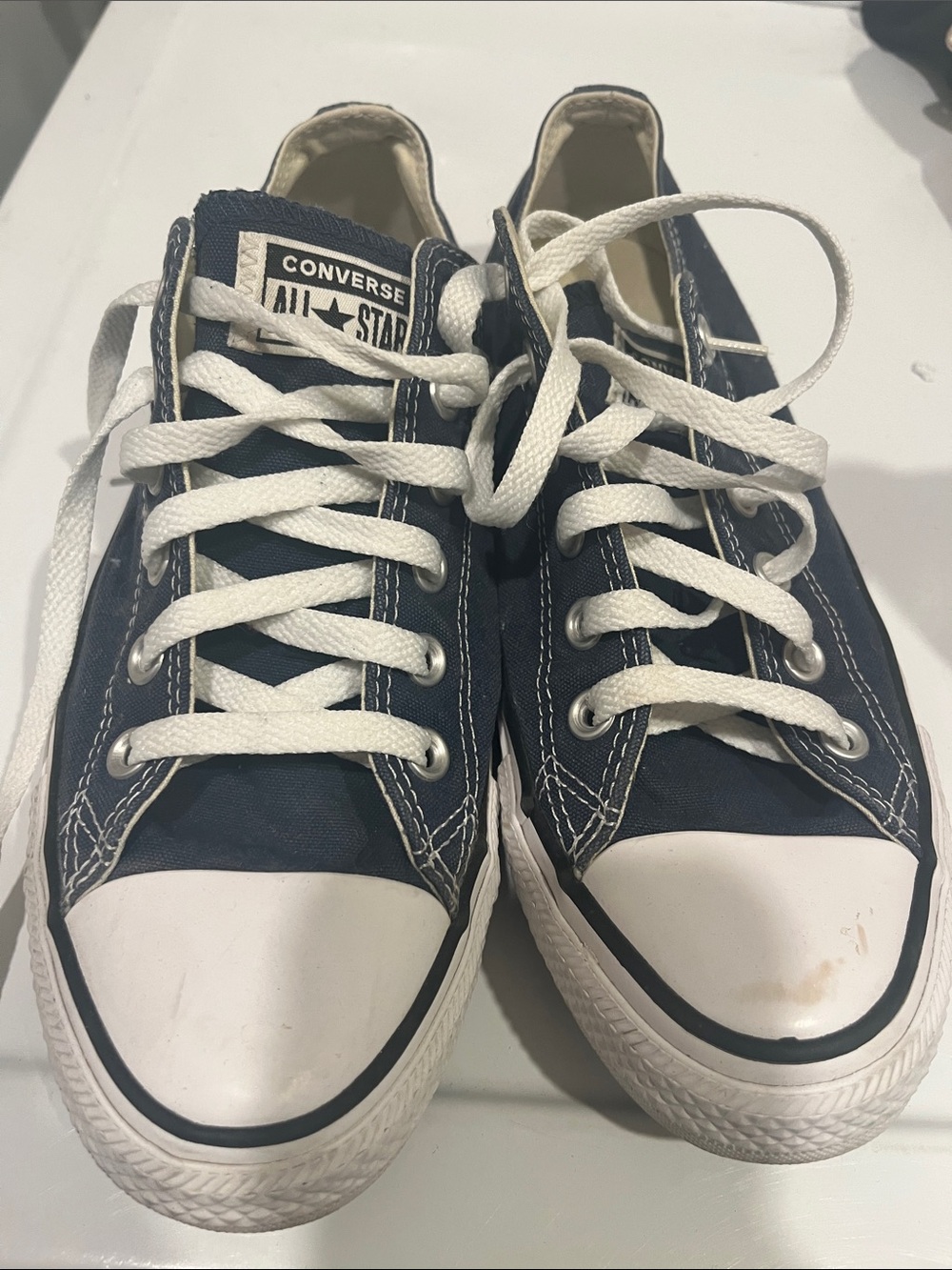 Converse unisex Low Top Sneakers in Navy and White